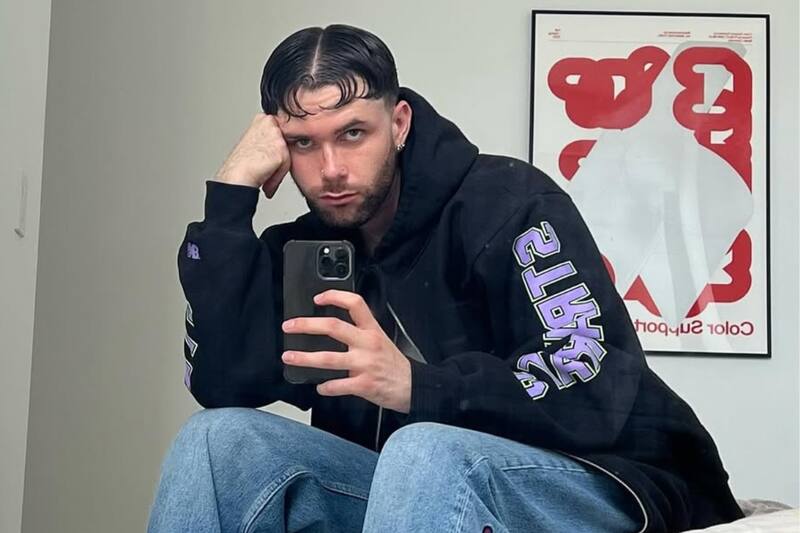 ha realizado videos para otros artistas como Kidd Voodoo.