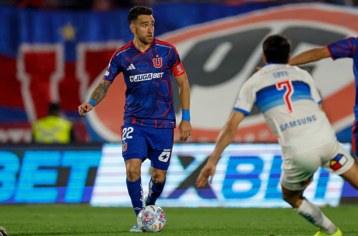 Golpe a la defensa de la U: Los problemas físicos que retrasan el regreso de Matías Zaldivia a las canchas