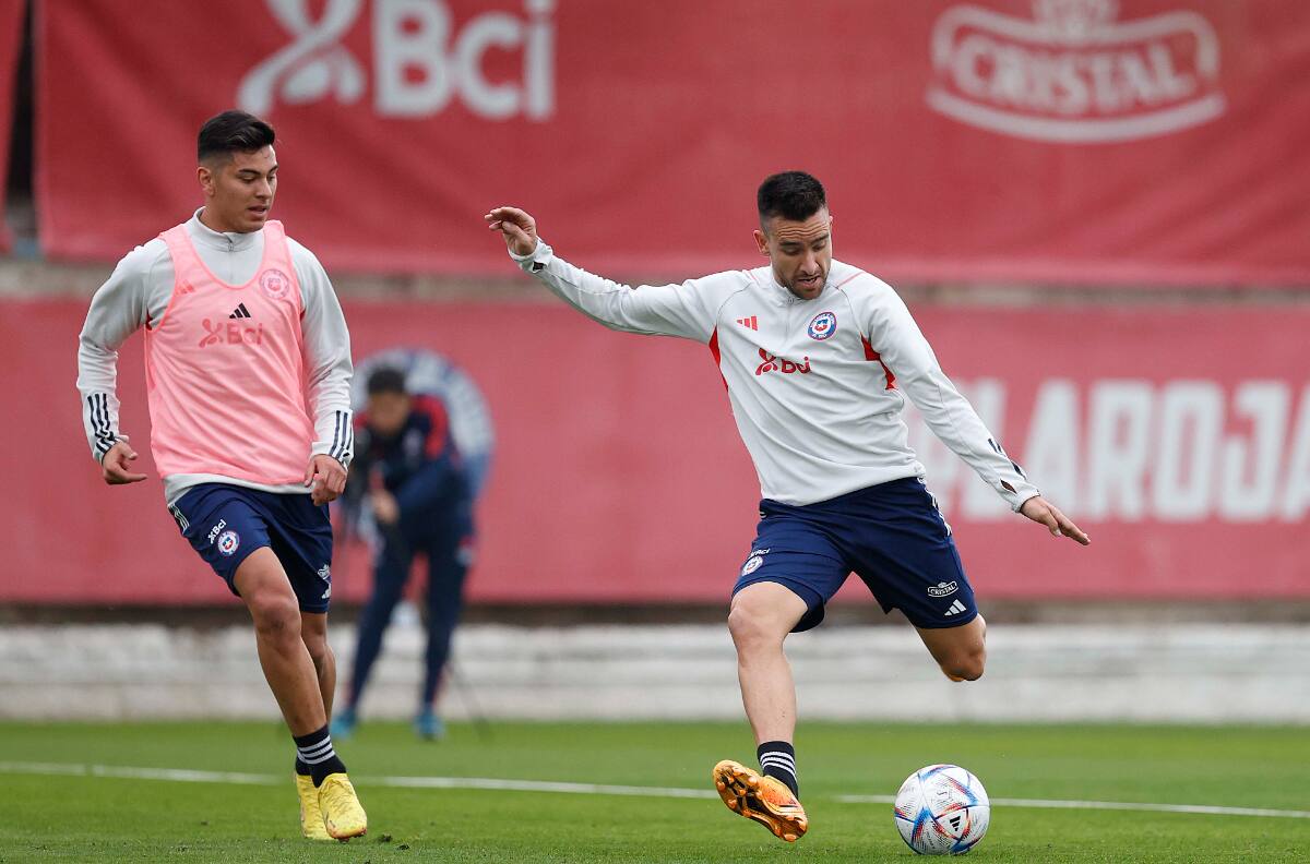Eduardo Berizzo elogia a Matías Zaldivia y proyecta su estreno con la Selección Chilena ante Cuba