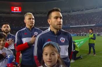 VIDEO | Matías Zaldivia se lució cantando el himno de Chile en su debut por La Roja
