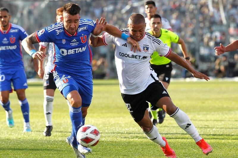 en el Superclásico entre la U y Colo Colo, temporada 2023. Agencia Aton.