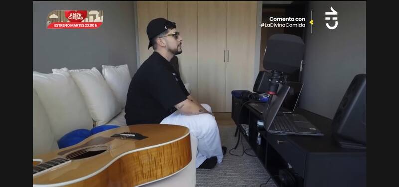 La "Divina Jugada" del intérprete fue tocar su reconocido éxito.