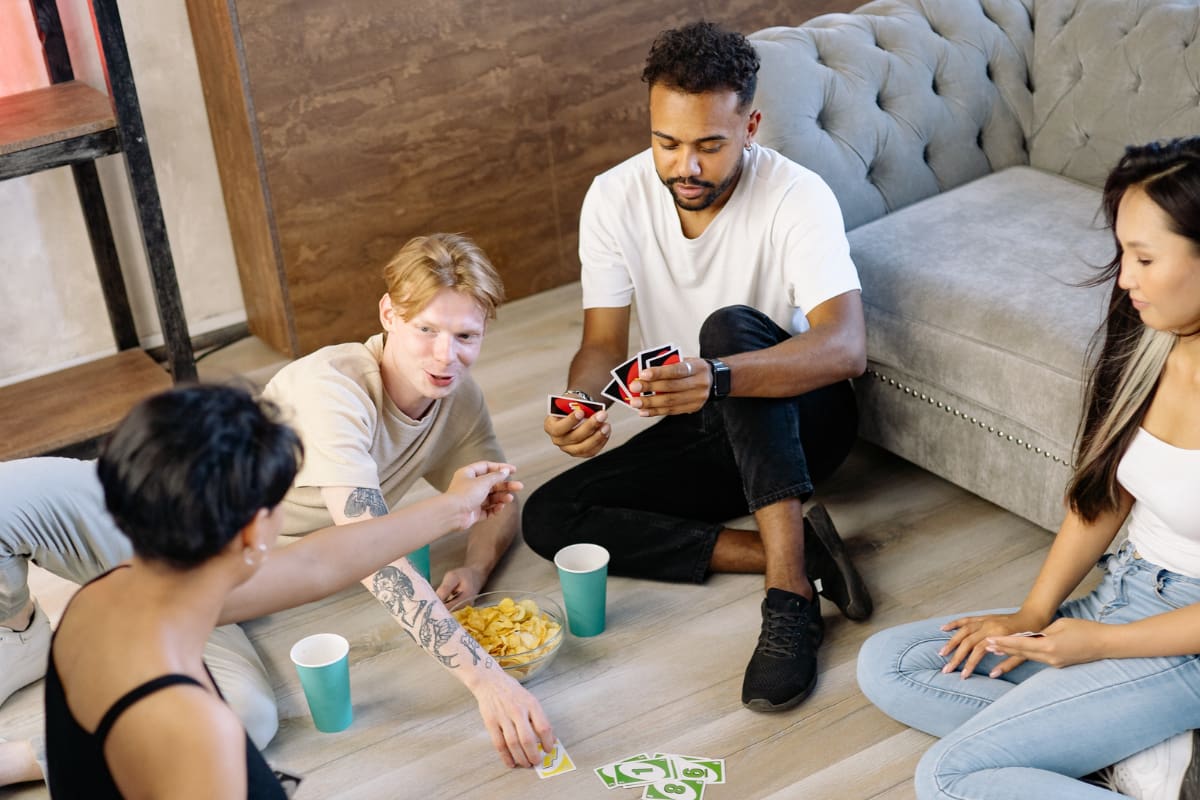 ¿Qué requisitos debes cumplir para ganar un sueldo millonario solo jugando a las cartas?