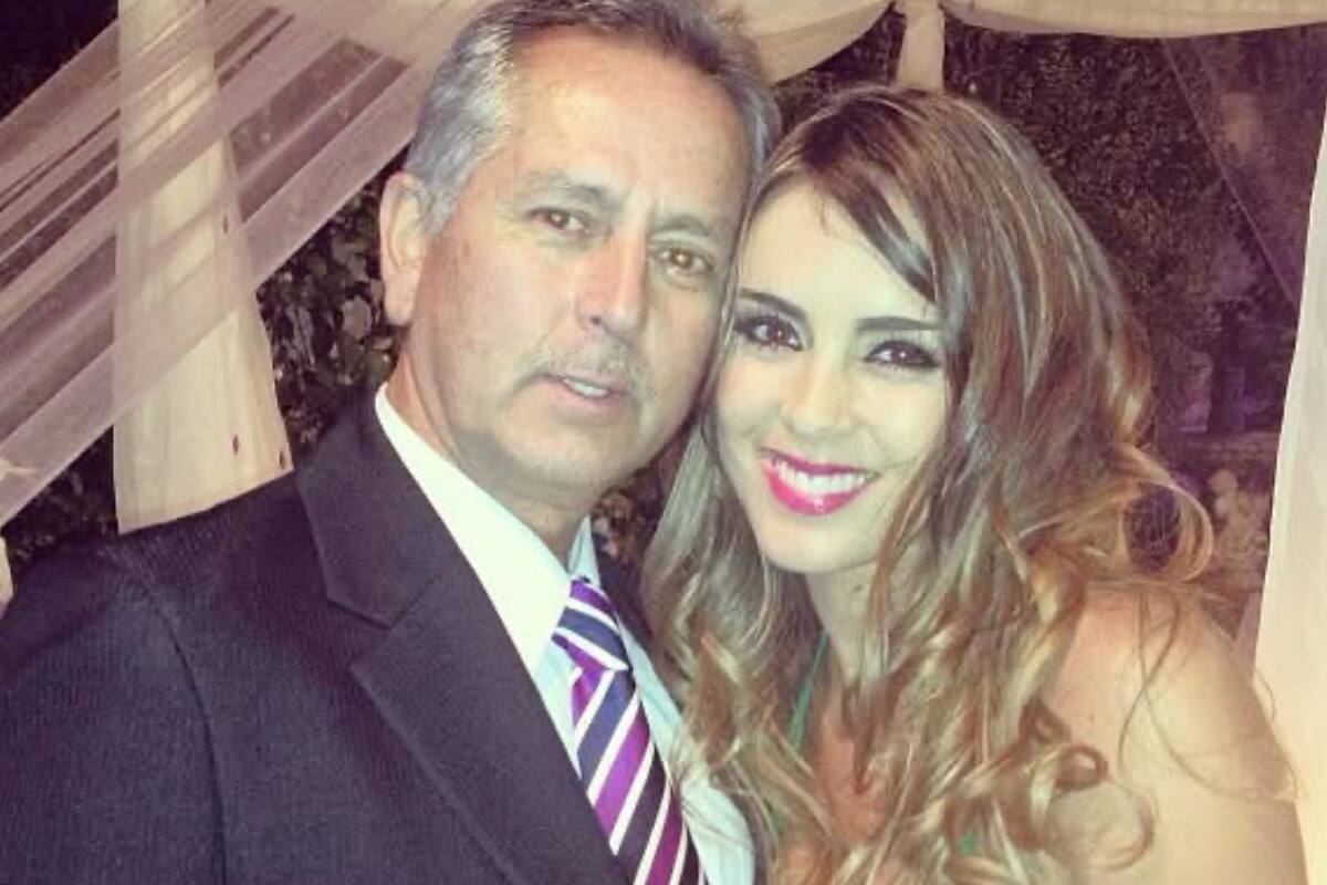 se despide de su fallecido padre.