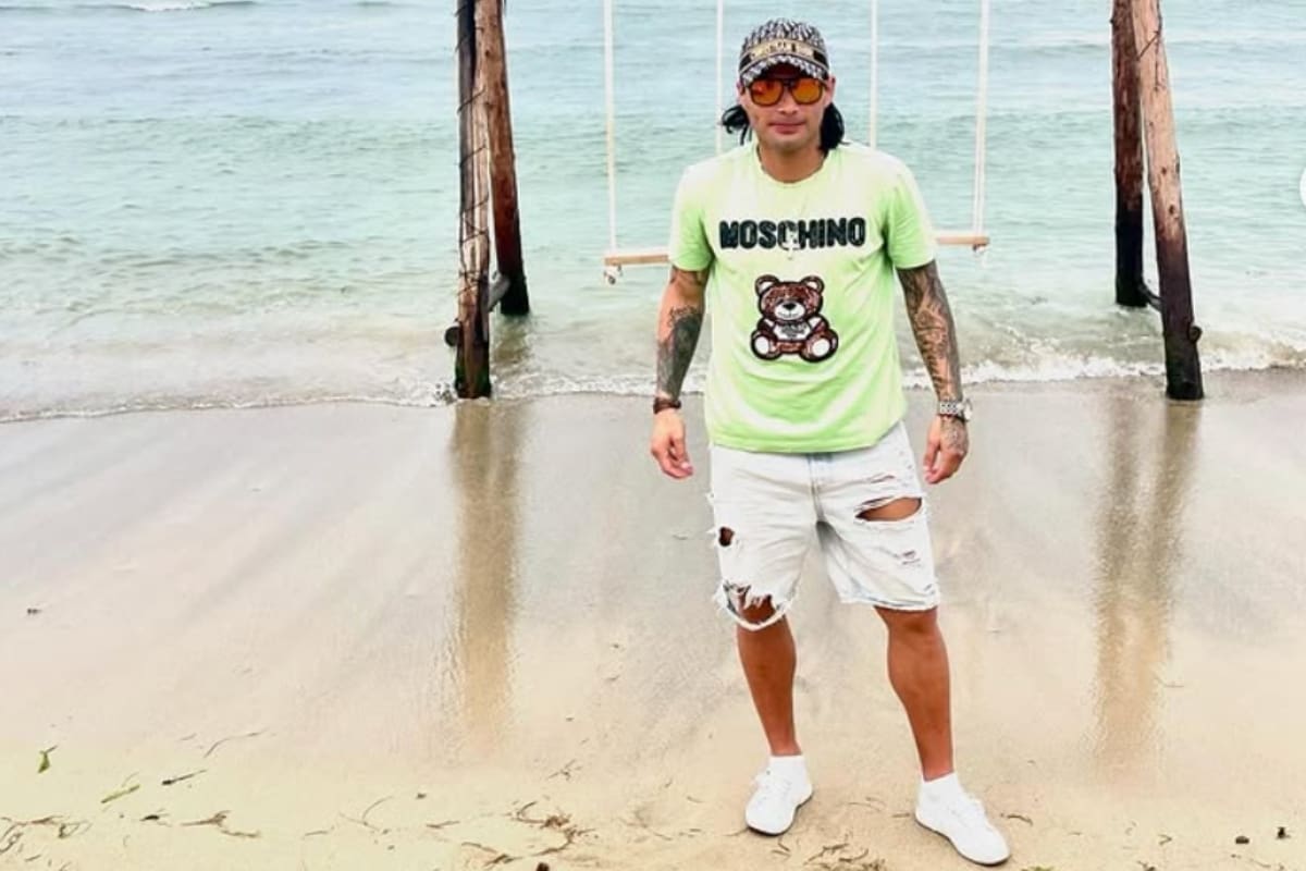 “Aquí no todo es fiesta y alcohol; en Indonesia mis compañeros fumaban con el DT después de entrenar”.