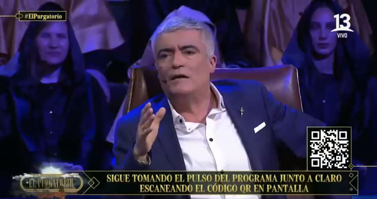 Mauricio Flores haciendo un análisis de su personaje Tony Esbelt.