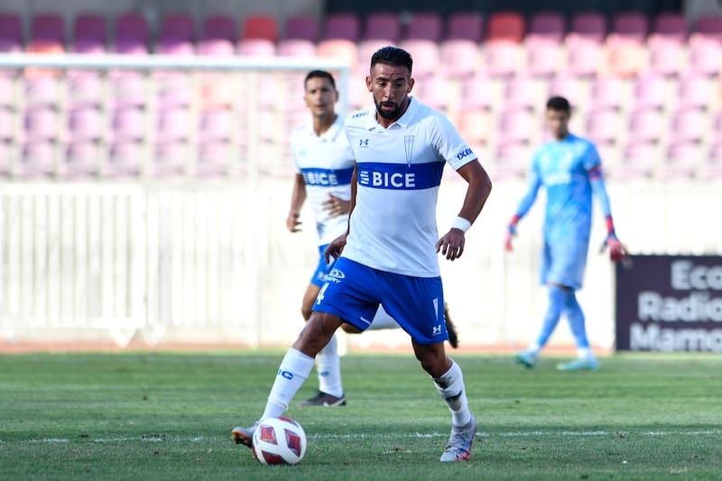 tuvo un opaco paso por el Club Universidad Católica, pero volvió a hacerse mimos con el clubes redes sociales. (Foto: Aton)