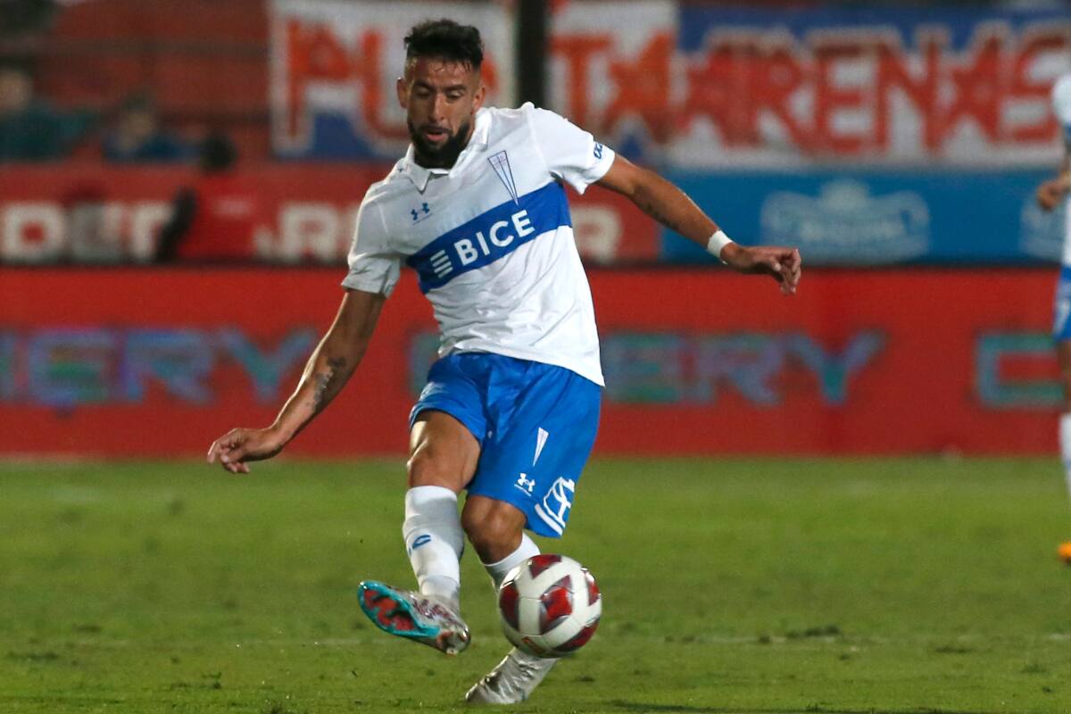 El lateral en su época en la UC. Foto: Agencia Aton.