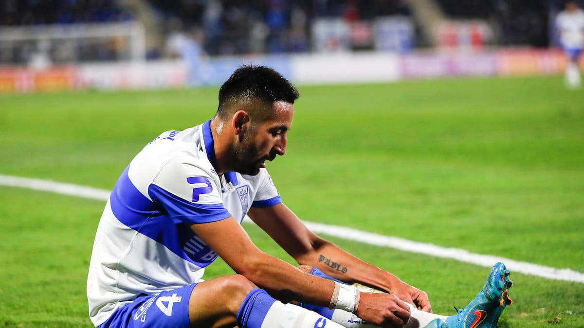 Referentes molestos, viajes y una solitaria despedida: los polémicos últimos meses de Mauricio Isla en la UC