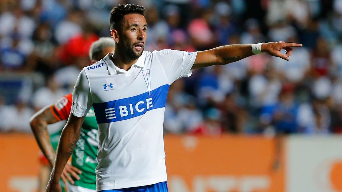 Aseguran que Mauricio Isla está entrenando con Universidad Católica a la espera de su fichaje