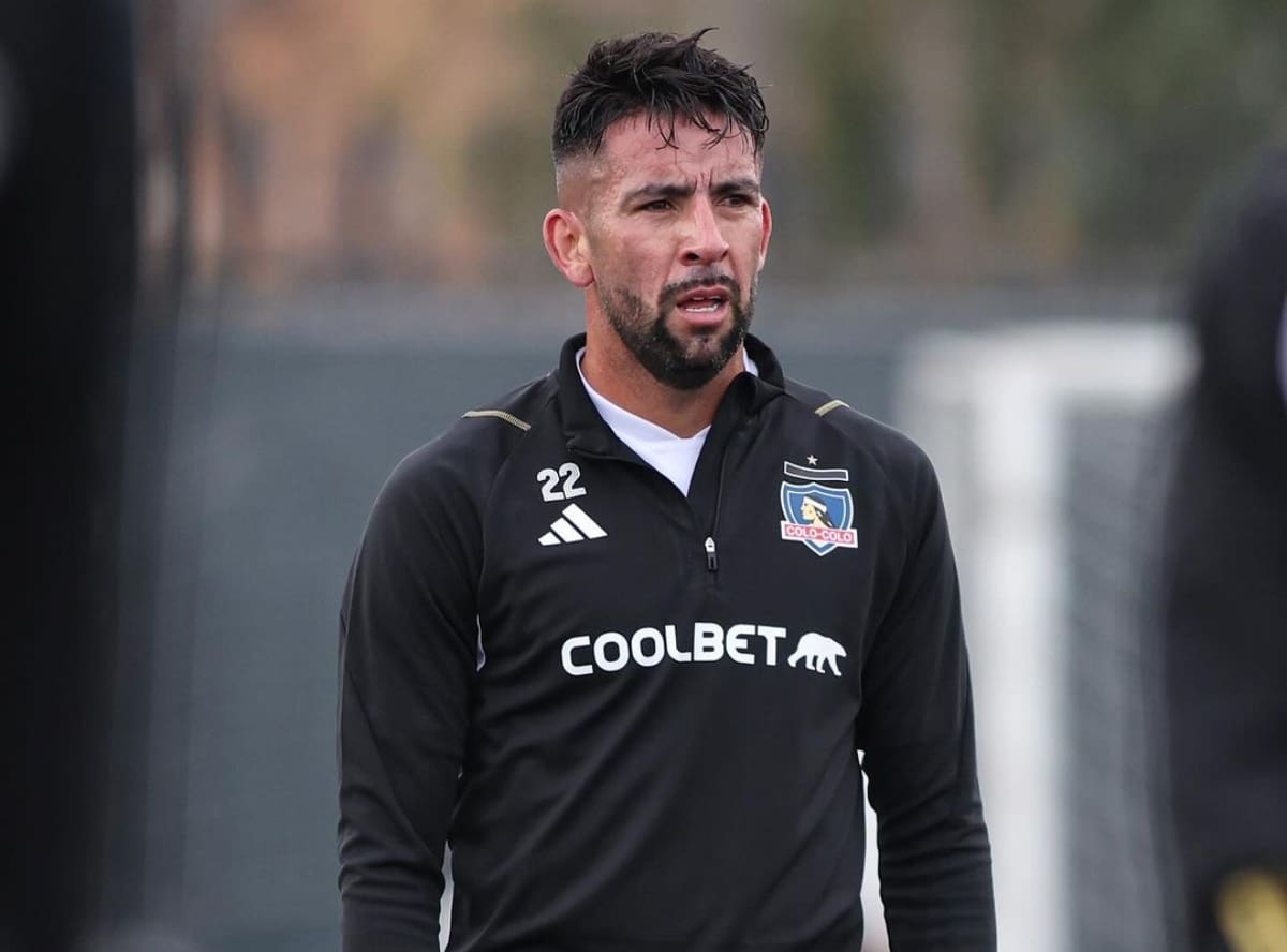 Mauricio Isla fue probado como puntero.