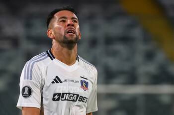 “Tiene que irse y, quizás, pensar en el retiro”: Mauricio Isla con las horas contadas en Colo Colo