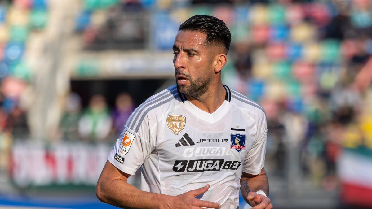 Los dos juveniles que buscarán quitarle el puesto de titular a Mauricio Isla en Colo Colo