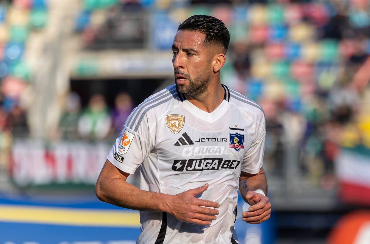 Los dos juveniles que buscarán quitarle el puesto de titular a Mauricio Isla en Colo Colo