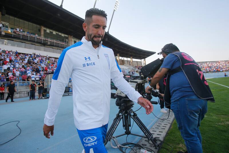 Mauricio Isla dejó Universidad Católica. Foto: Aton.