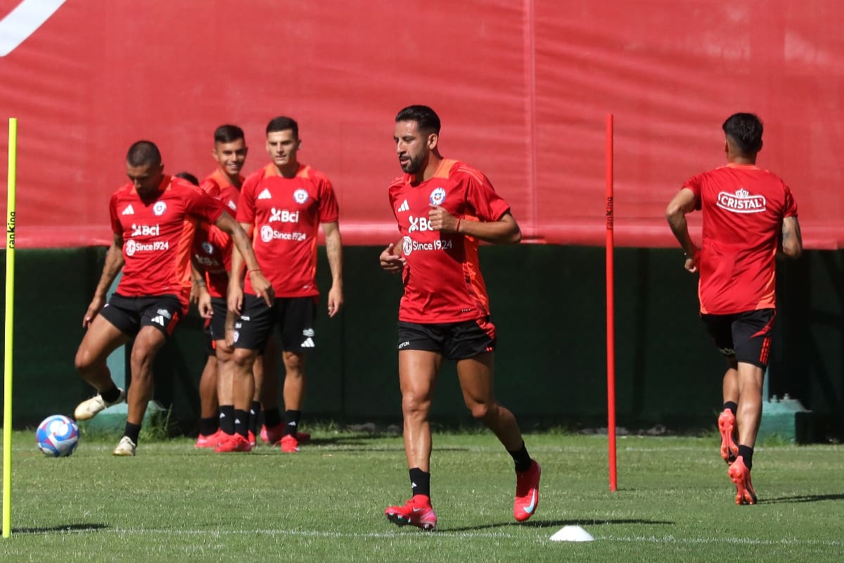 El histórico lateral fue desconvocado de La Roja por lesión.