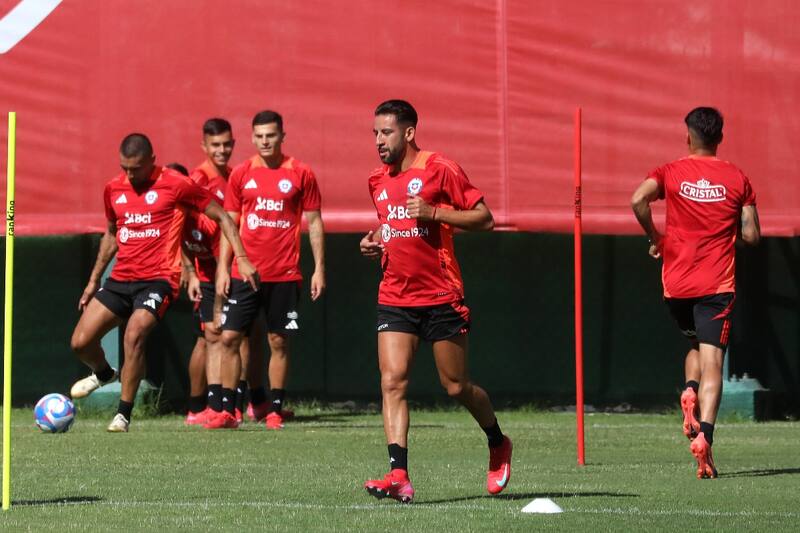 El histórico lateral fue desconvocado de La Roja por lesión.