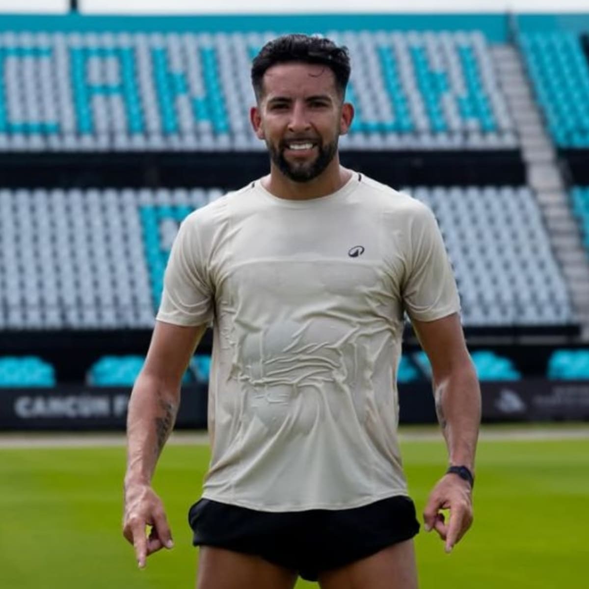 Mauricio Isla sorprende y aparece entrenando en el Cancún FC de México