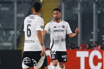 Una defensa casi completa: los 3 futbolistas de Colo Colo que se juegan la continuidad en 9 partidos