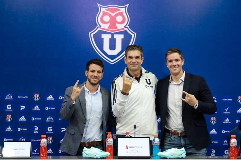 En el entrenador en su presentación en Universidad de Chile.