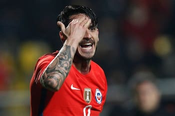 “Olor a envidia”: Diario Olé le respondió con todo a Mauricio Pinilla por criticar a Lionel Messi y Dibu Martínez