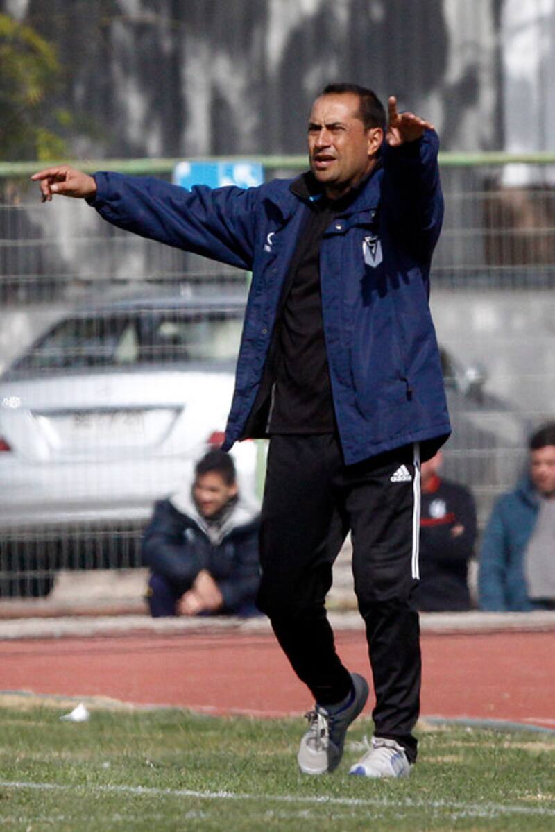 Mauricio Pozo como director técnico de Santiago Morning. Foto: Aton.