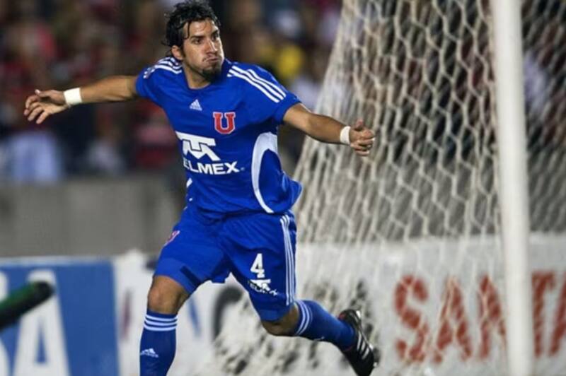 Victorino pidió su salida de la U en 2011.