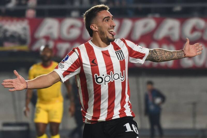 aparece como opción en la delantera de Colo Colo.