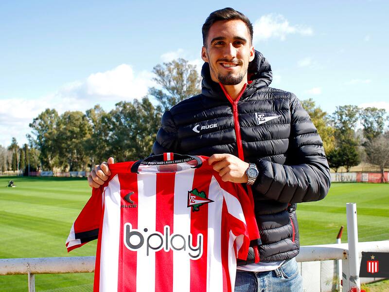 Mauro Méndez llegó en 2022 a Estudiantes de La Plata proveniente de Montevideo Wanderers.