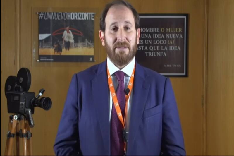 renuncia al directorio de Canal 13