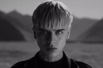 ¿Quién es Max Valenzuela, el cantante e influencer chileno acusado de presunto abuso sexual?