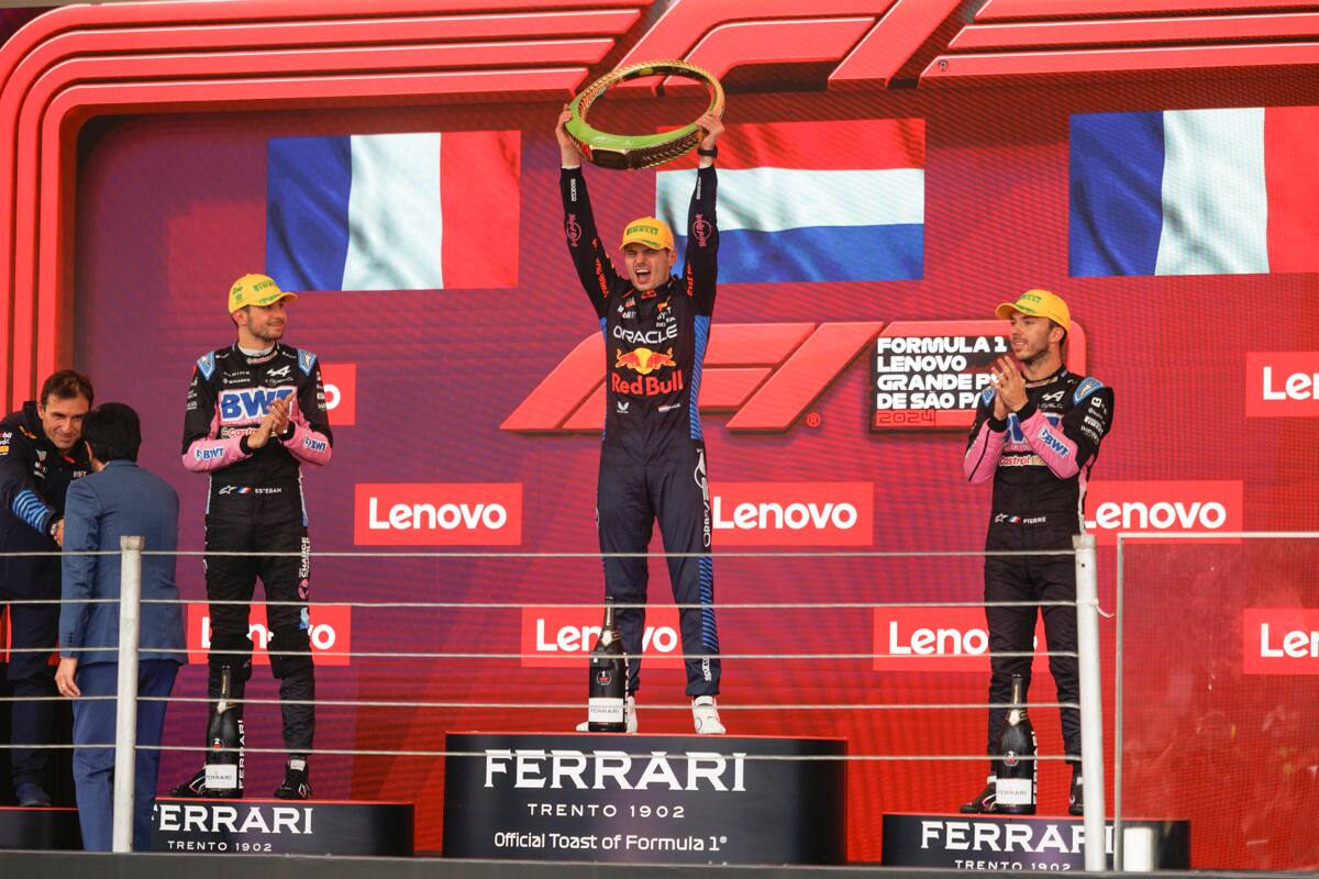 se quedó con el GP de Brasil.