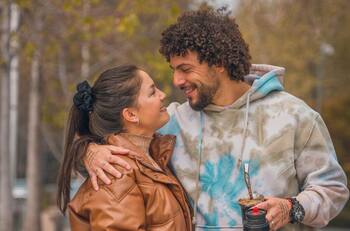 “Quién se comerá todo eso”: El coqueto piropo de Maxi Falcón a su esposa, Florencia Pouso