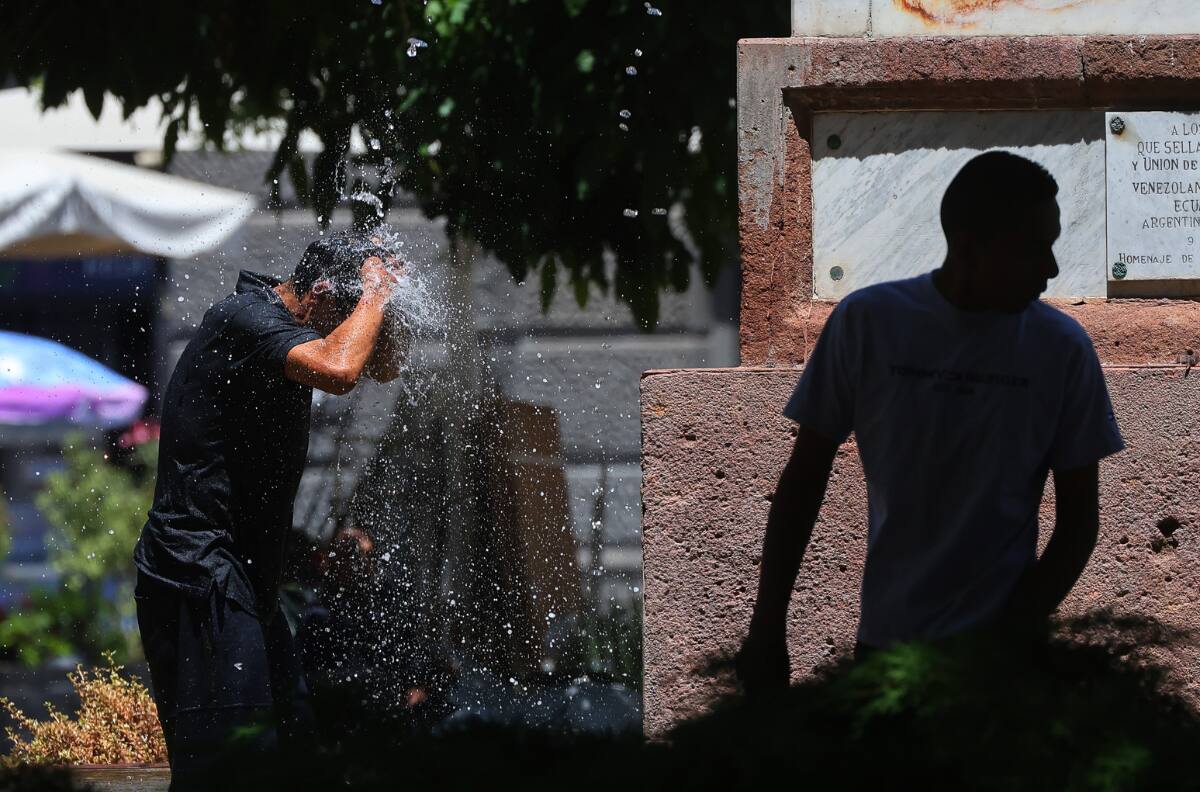 Michelle Adam advierte por máximas de hasta 37°C en la Región Metropolitana este miércoles: Estas serán las comunas más afectadas
