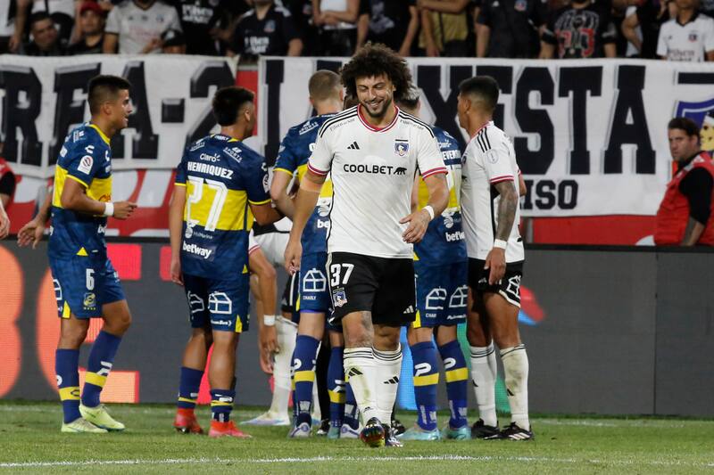 Maximiliano Falcón registra en Colo Colo dos expulsiones por tarjeta roja directa y otras dos por doble tarjeta amarilla.