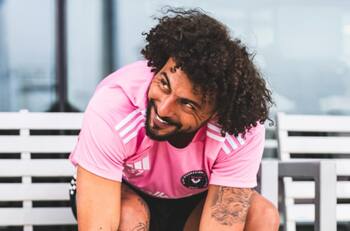 Nadie lo saludó en Colo Colo: Maximiliano Falcón fue felicitado por estrella mundial tras su debut en la MLS