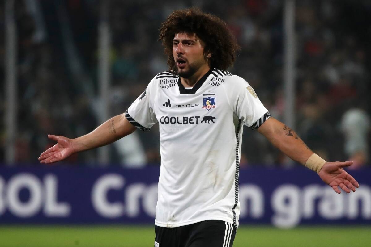jugando por Colo Colo en 2024.