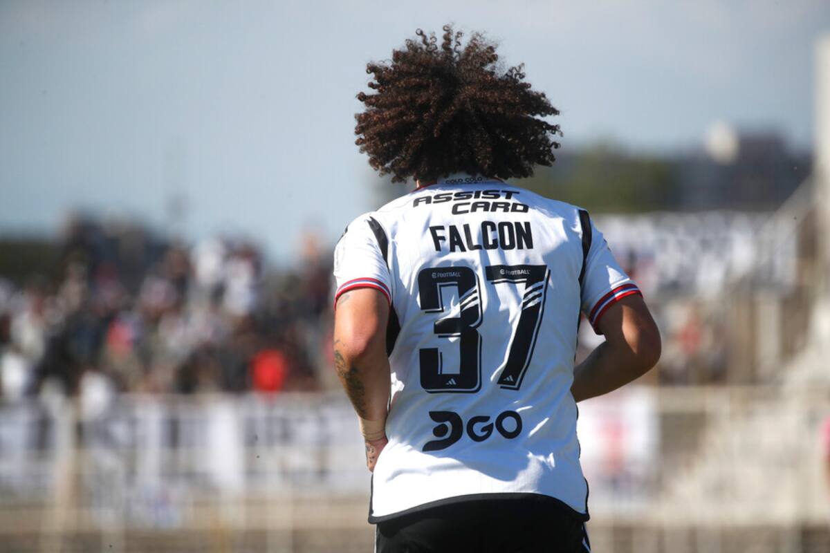 Maximiliano Falcón sobrepasó ampliamente los 100 partidos con la camiseta de Colo Colo. (Foto: Photosport),