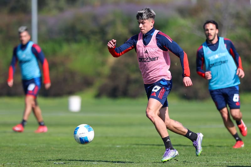 El delantero podría estar viviendo sus últimos días en la U. Foto: Agencia Aton.