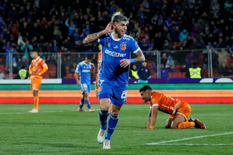 Maximiliano Guerrero cerró la goleada de la U con un cabezazo. (Foto: Aton)