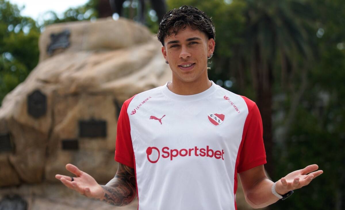 El ex Huachipato ya debutó en Independiente. Foto: X @independiente