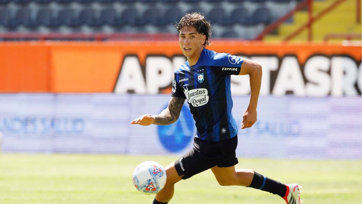 Se queda en Huachipato: FIFA bloquea el fichaje de Maximiliano Gutiérrez a Independiente