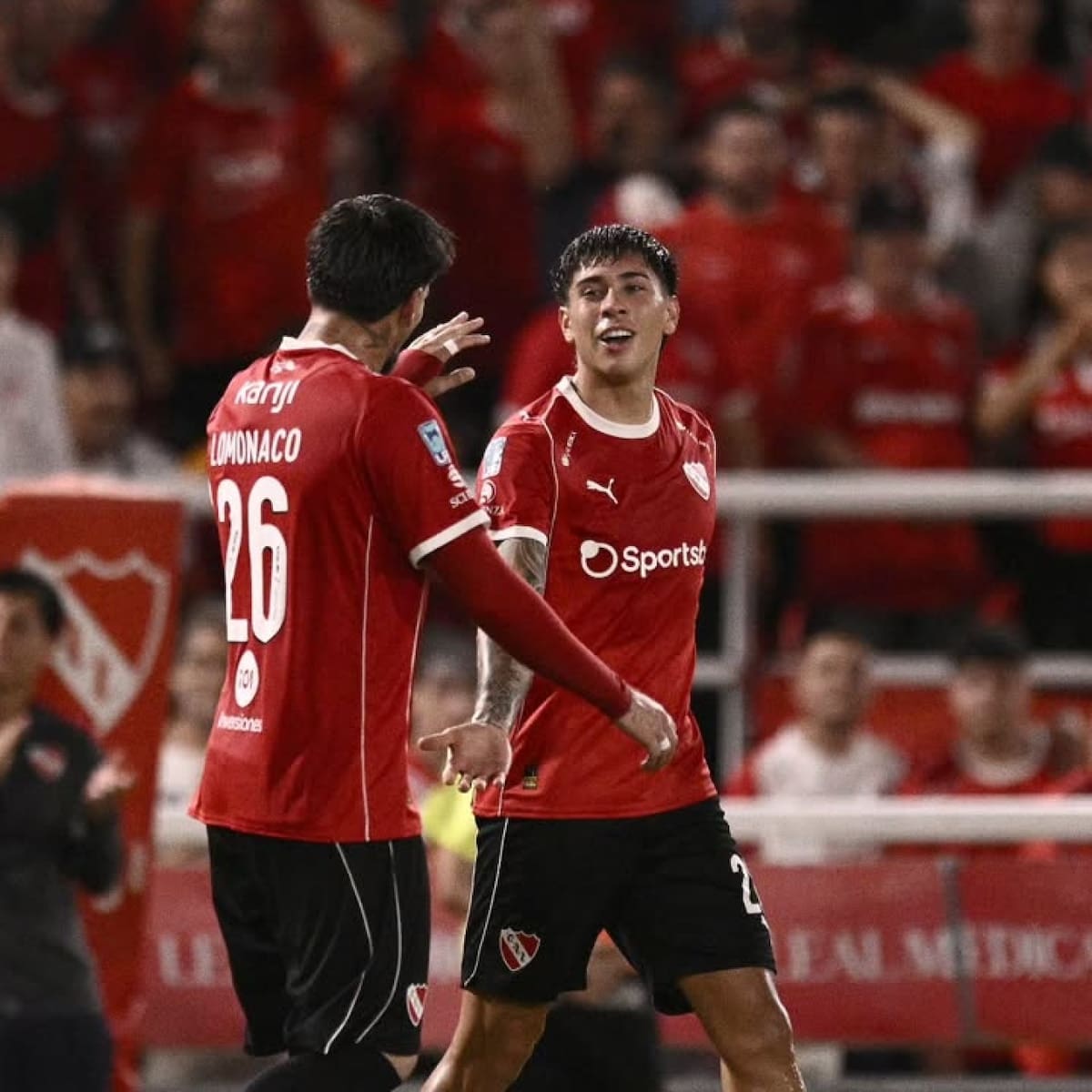 Los chilenos brillan en Independiente: los goles de Maxi Gutiérrez y Lautaro Millán en el triunfo del Rojo