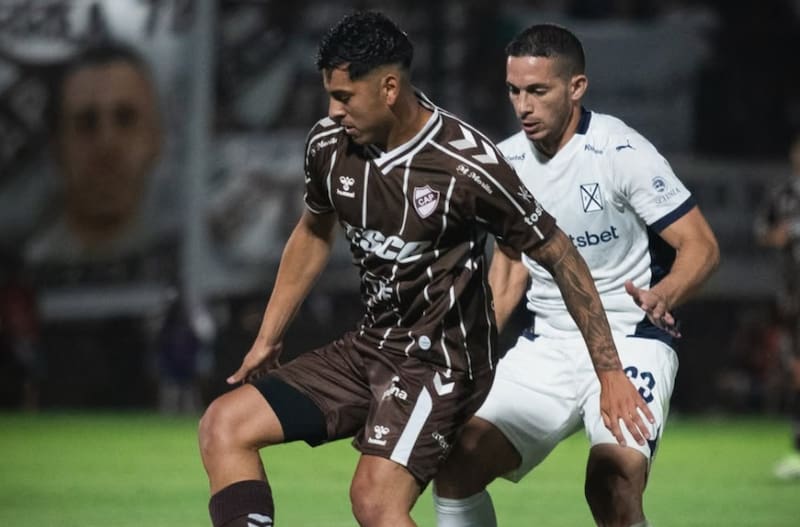 El olvidado delantero chileno que va por el título en Argentina.