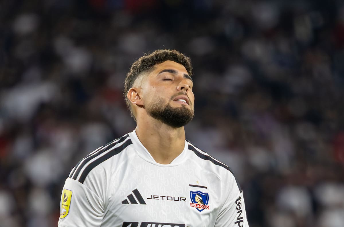 Alerta en Colo-Colo: Maxi Romero abandonó el entrenamiento y es baja para enfrentar a Coquimbo Unido