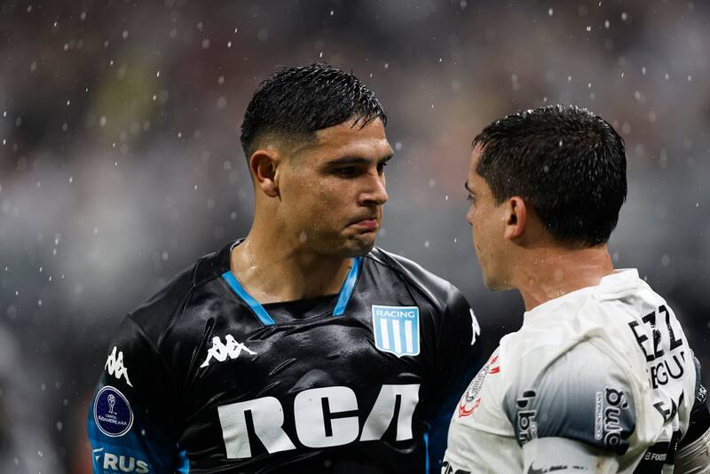 figura con Racing.