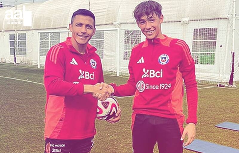 El "regalón" de Alexis Sánchez hizo su debut en el profesionalismo con solo 16 años.