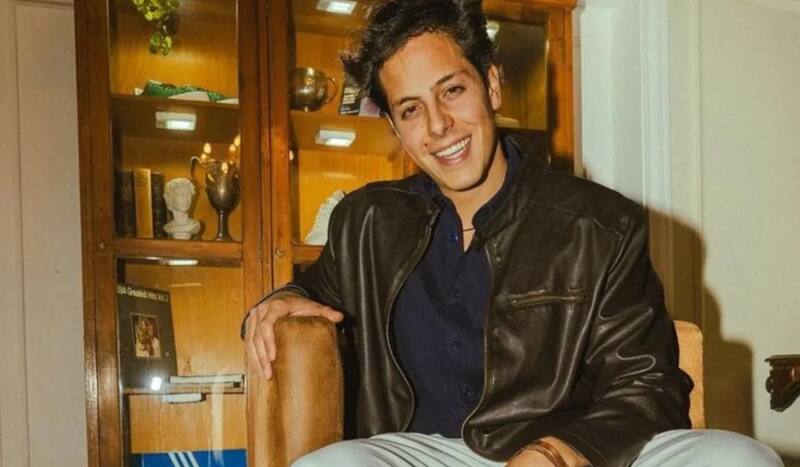 le envío un romántico saludo a su novia Delfina Honig.