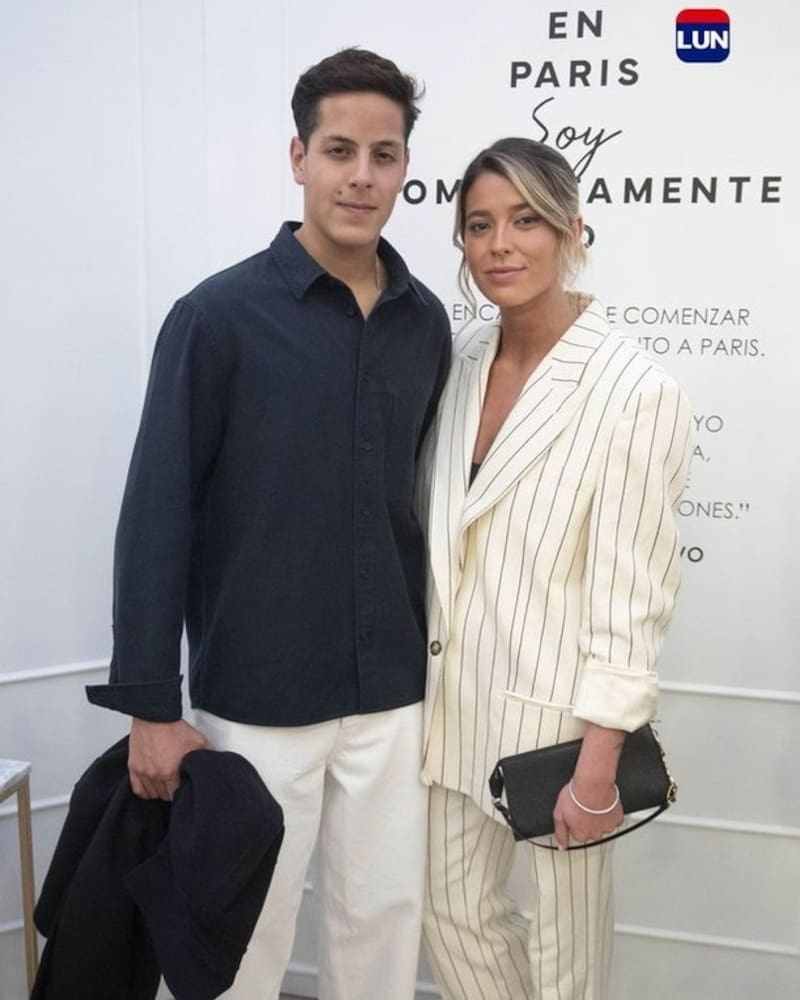 Máximo Menem y su polola, Emilia Hidalgo, por primera vez en un evento público