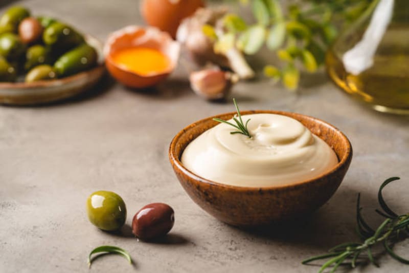 Revisa el paso a paso para hacer una deliciosa mayonesa sin huevo.
